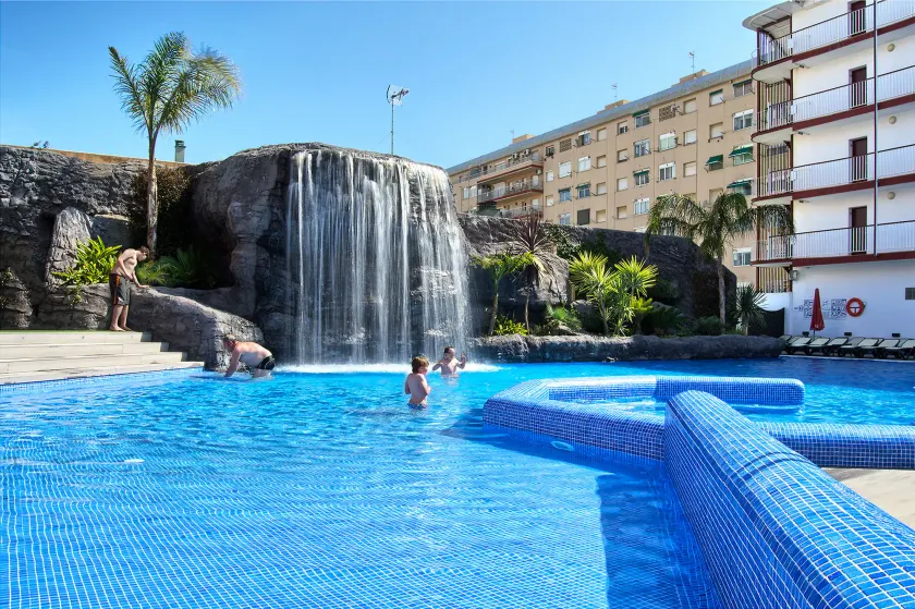 Hotel Papi - Image 1