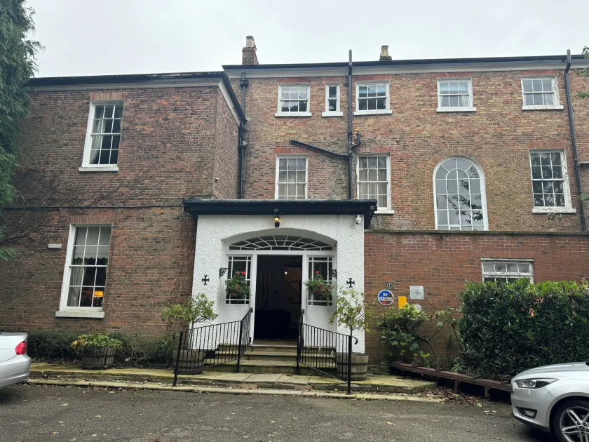 The Rowley Manor Hotel - Image 1