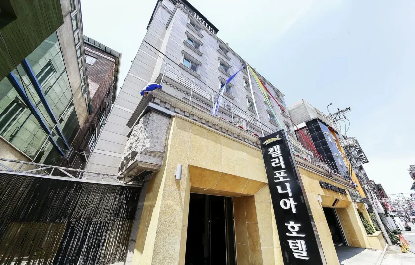 California Hotel - Image 1