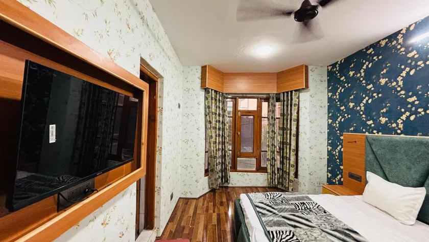 Hotel Indra - Image 1