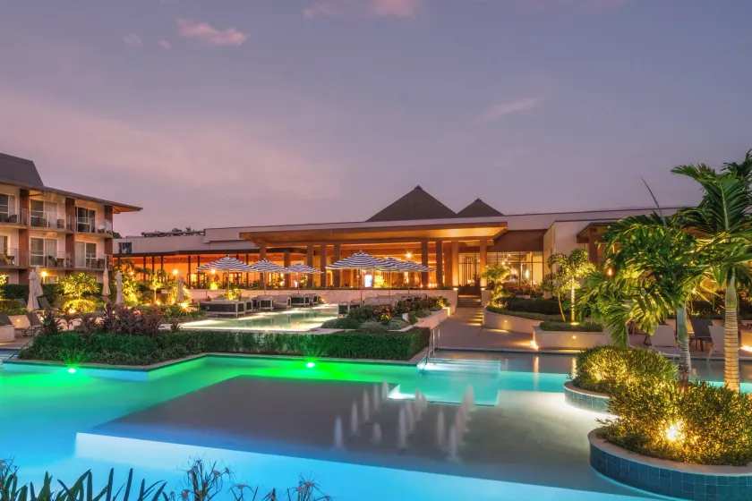 Crowne Plaza Fiji Nadi Bay Resort & Spa by IHG - Image 1