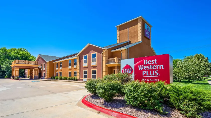 Best Western Plus Midwest Inn & Suites - Image 1