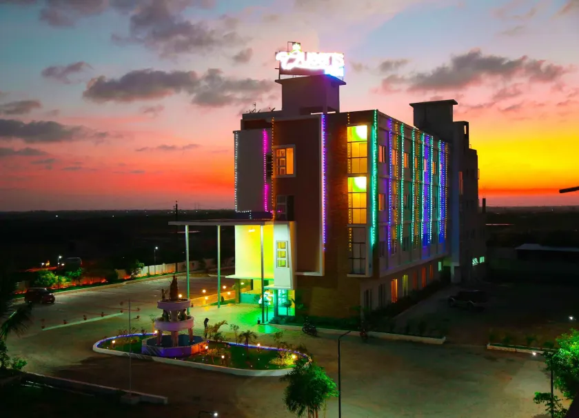 Hotel Queens Inn Velankanni - Image 1