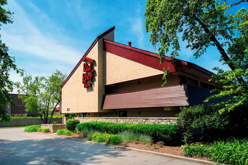Red Roof Inn Rockford East - Casino District - Image 1