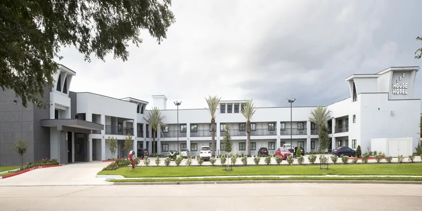 House Hotel - Image 1