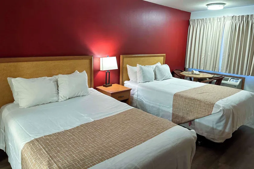 Econo Lodge Edmonds North Seattle - Image 1