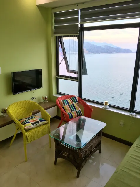 Seaview Front Apartment - Image 1