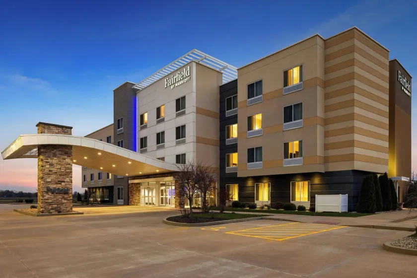 Fairfield Inn & Suites by Marriott St. Louis Pontoon Beach/Granite City, IL - Image 1