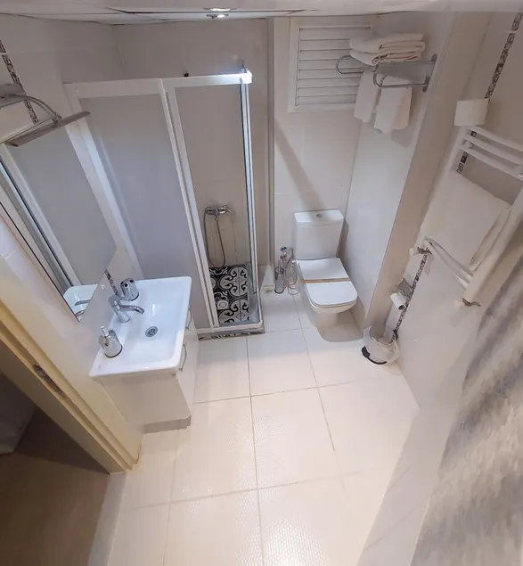 Udi Hotel - Image 1
