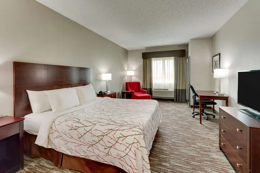 Best Western Plus University Inn & Suites - Image 1