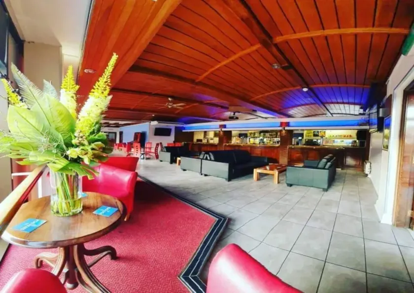 Gilson Hotel - Image 1