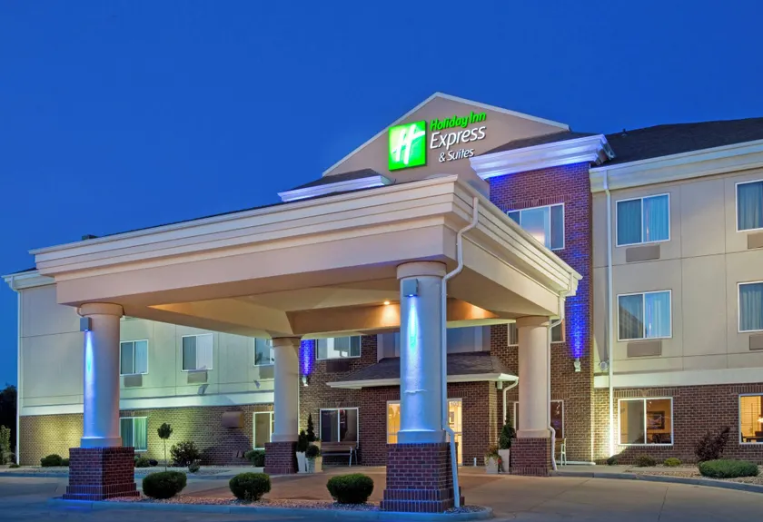 Holiday Inn Express & Suites - Dickinson by IHG - Image 1