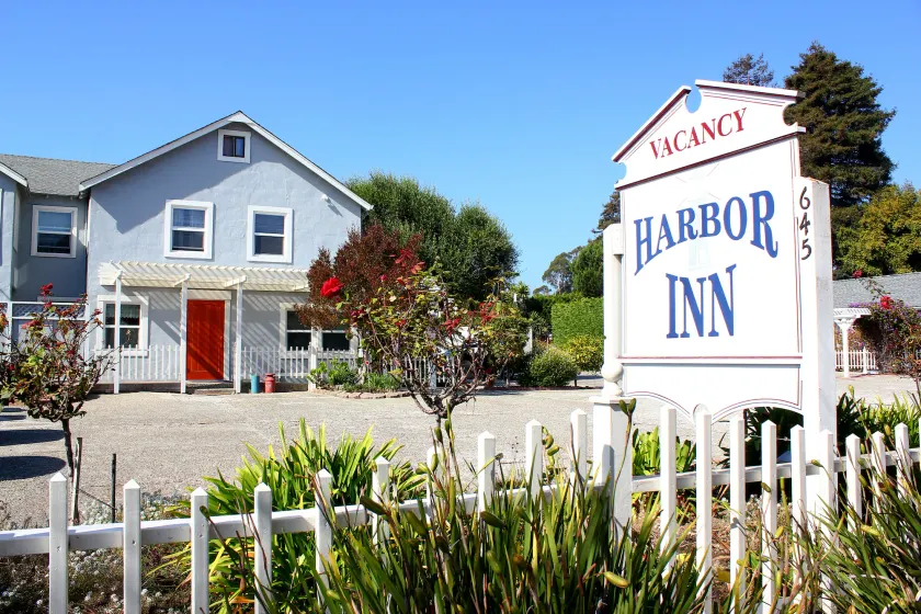 Harbor Inn - Image 1