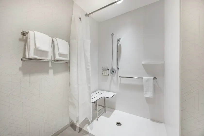 Holiday Inn Express & Suites Nashville West End - Univ Area by IHG - Room