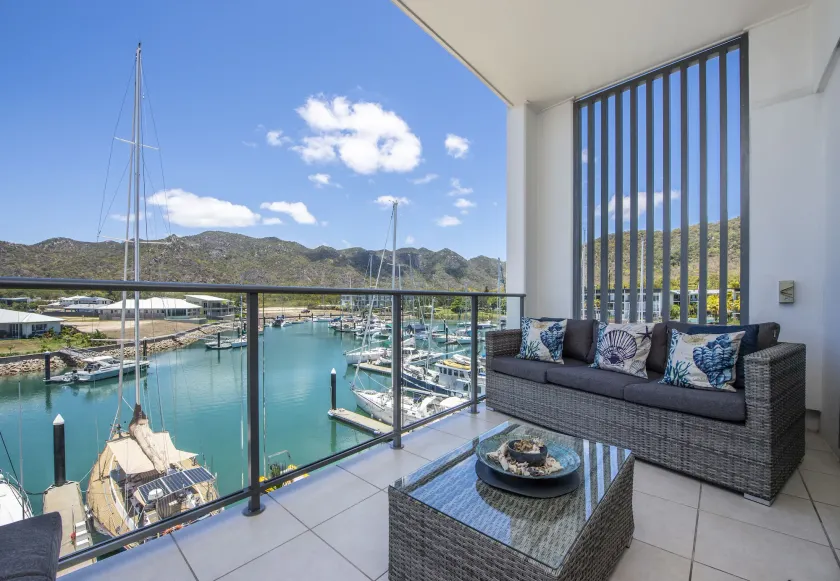 Absolute Waterfront Magnetic Island - Image 1