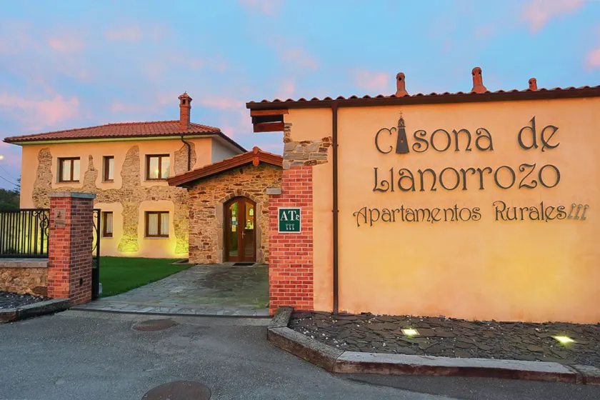 Casona de Llanorrozo Apartamentos Rurales - Image 1