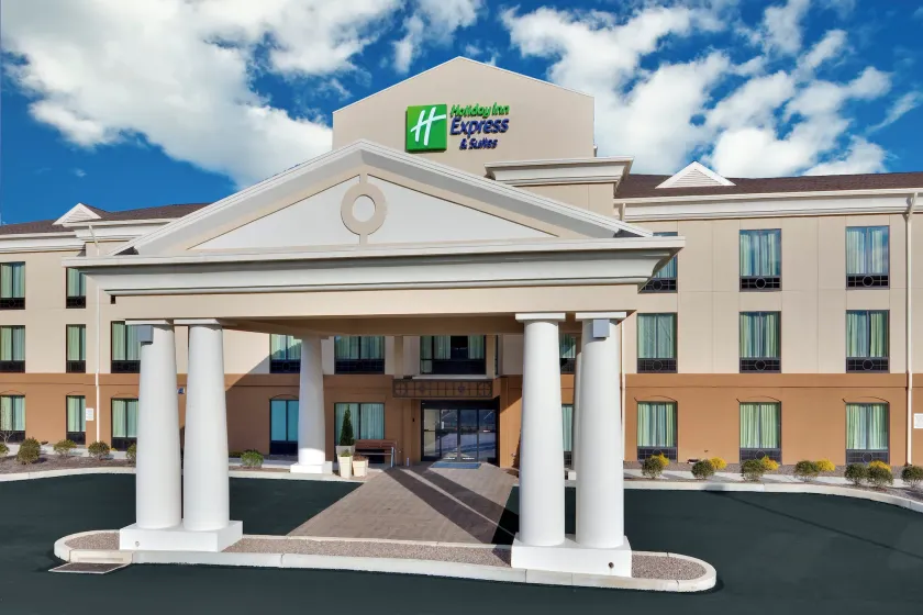 Holiday Inn Express Hotel & Suites Lebanon by IHG - Image 1