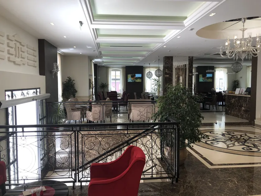 Hotel Central Park - Image 1