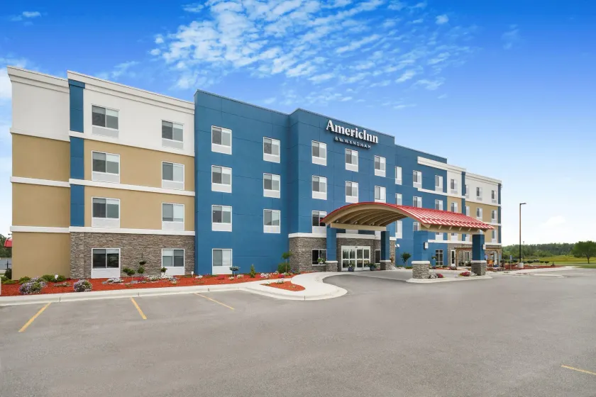 AmericInn by Wyndham International Falls - Image 1