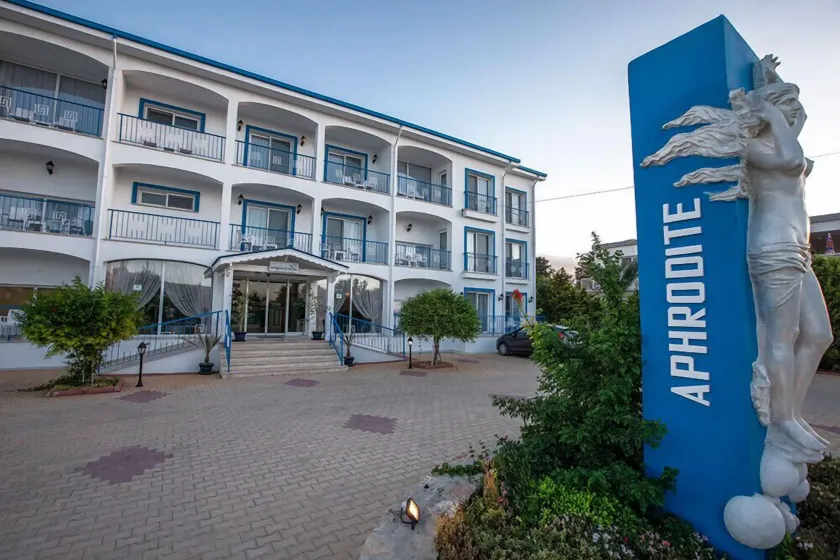 Queen Aphrodite Hotel - Image 1