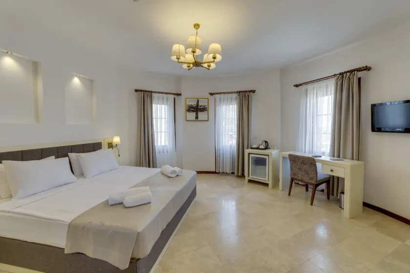 Orcey Hotel - Image 1