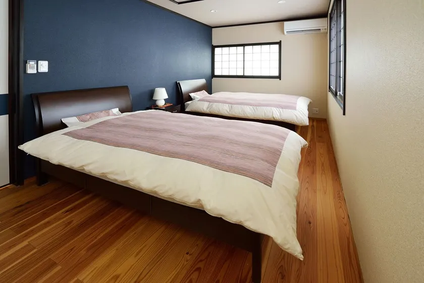 karaku Inn - Image 1