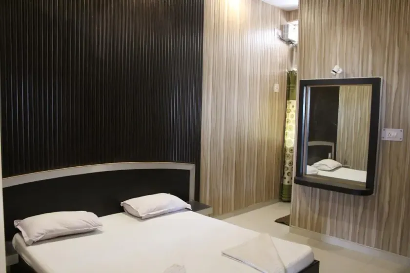 Hotel Gokul inn - Image 1