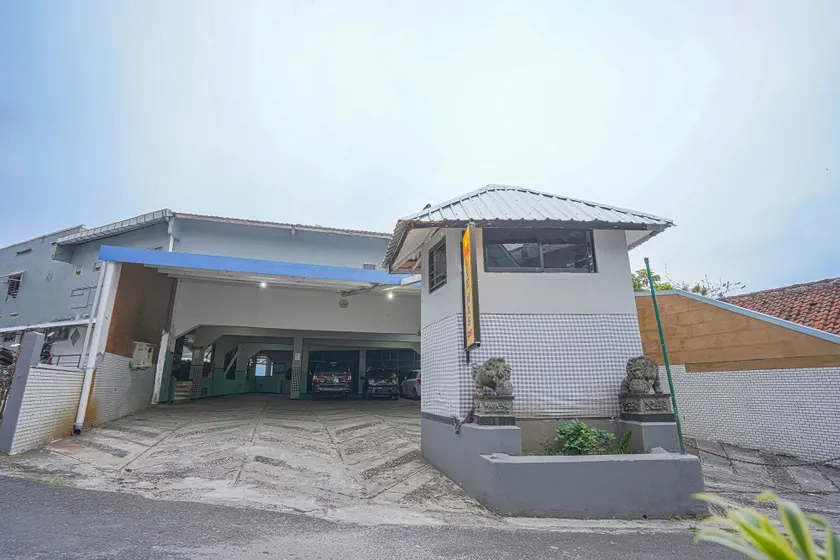Hotel Lie Mas Prigen Pasuruan Mitra RedDoorz - Image 1