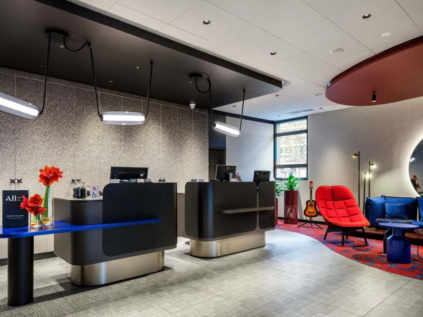 Hotel Ibis Krakow Centrum - Image 1