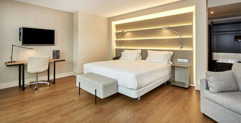 NH Sants Barcelona - Image 1