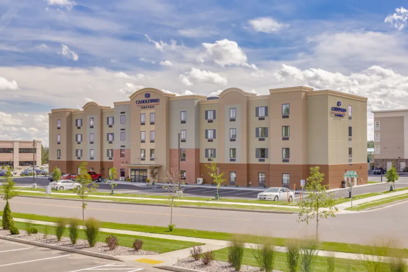 Candlewood Suites Eau Claire I-94 by IHG - Image 1
