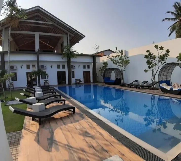 Hotel Cloud 9 Negombo - Image 1