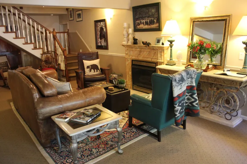 Black Bear Manor - Image 1