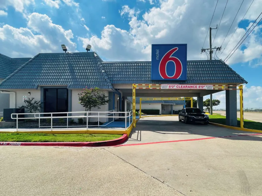 Motel 6-Duncanville, TX - Dallas - Image 1