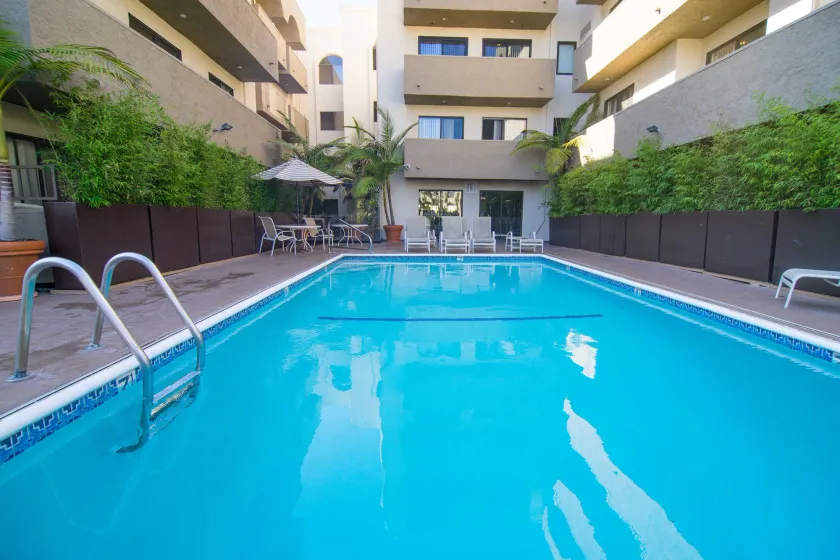 Strathmore Apartments - Image 1