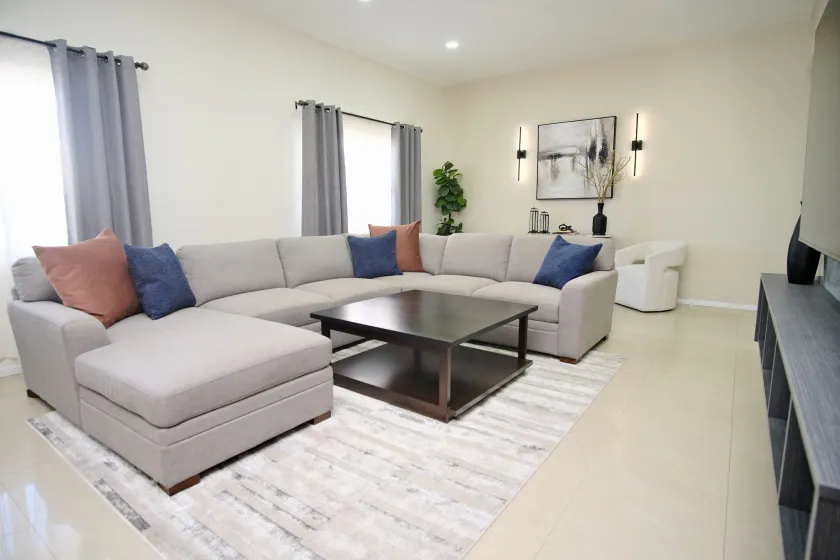 Rio Suites - Image 1