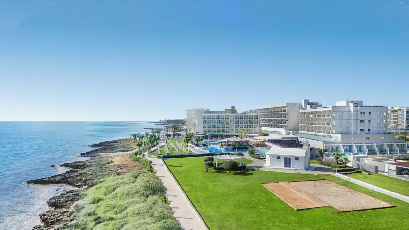 Pernera Beach Hotel - Image 1
