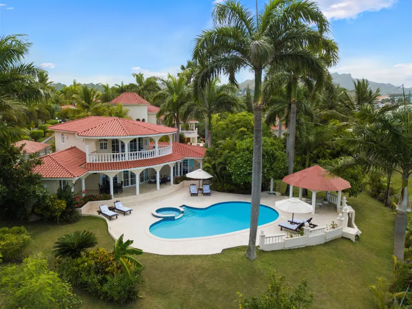 Luxury Villas - Mandatory All-Inclusive - Image 1