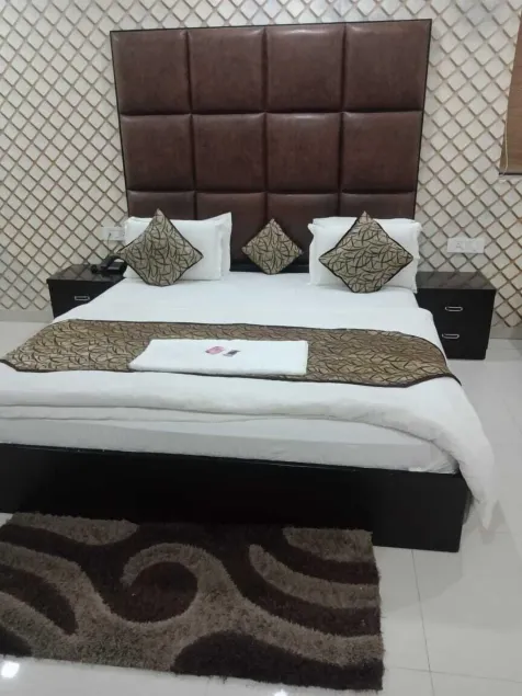 Hotel Mandakini Lush - Room