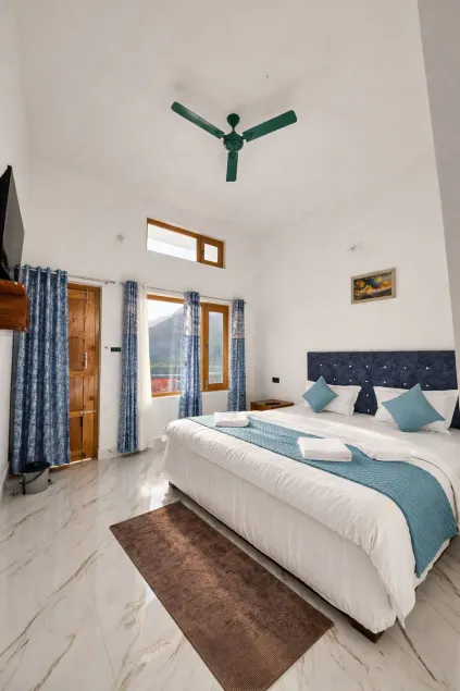 Yamunotri Heights - Chambre