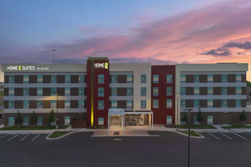 Home2 Suites by Hilton Lubbock University - Image 1