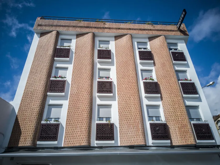 Hotel Abadi - Image 1