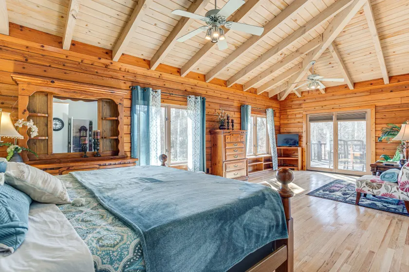 Peaceful Lawrenceville Cabin w/ Hot Tub on 6 Acres - Rum