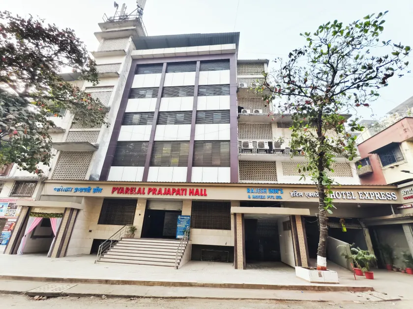 Hotel Express Airoli - Image 1
