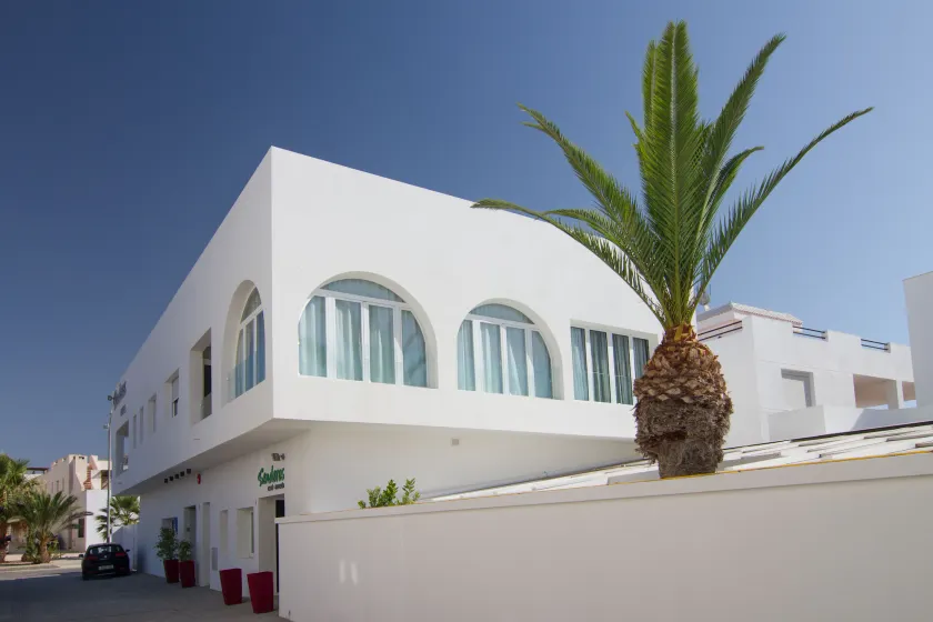 Hotel Senderos - Image 1