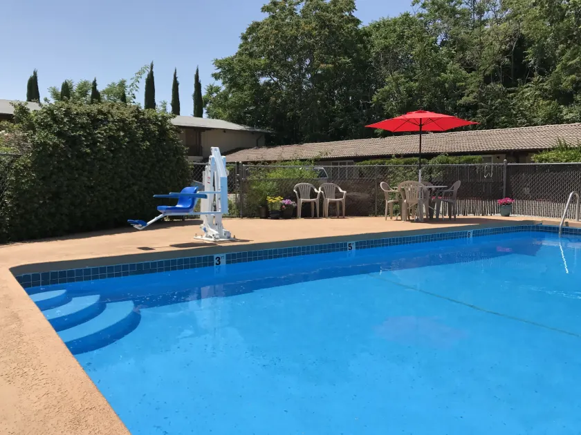 Red Bluff Inn - Image 1