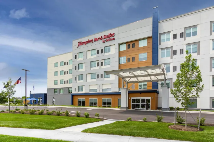 Hampton Inn & Suites By Hilton Louisville East Oxmoor - Image 1