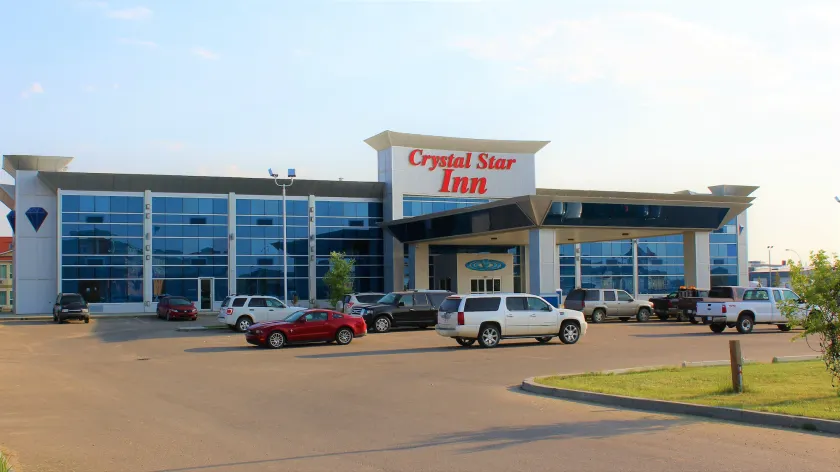 Crystal Star Inn Edmonton Airport with free shuttle to and from Airport - Image 1