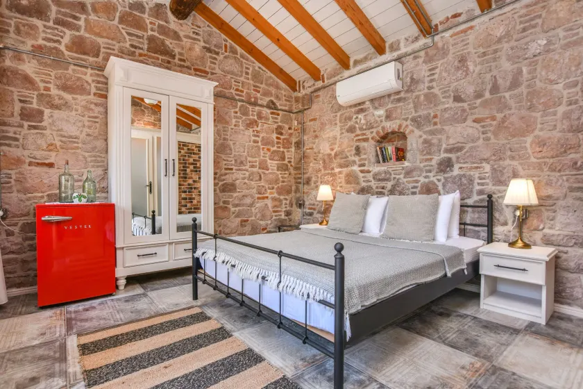 Lunaria Guest House - Image 1
