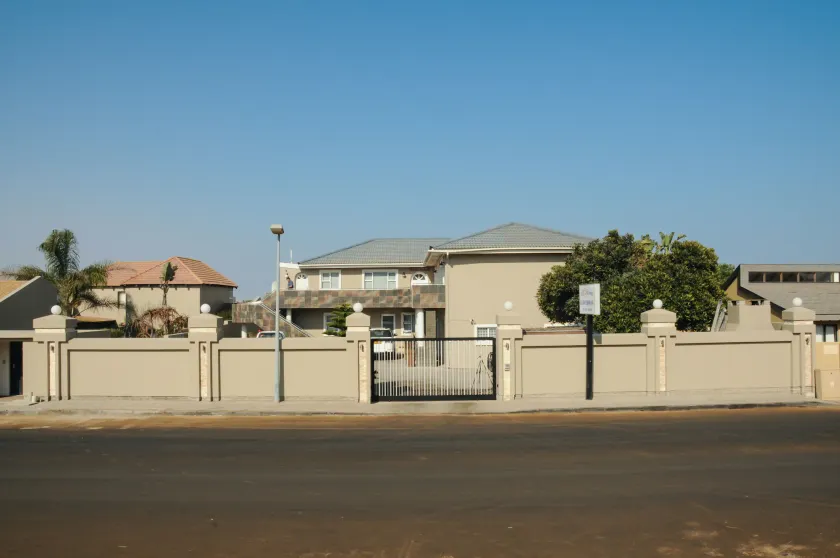 Sea Breeze Guesthouse - Image 1